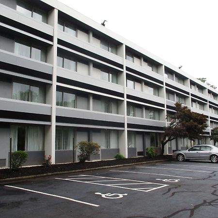 Best Western Plus University Inn Winston-Salem Eksteriør billede