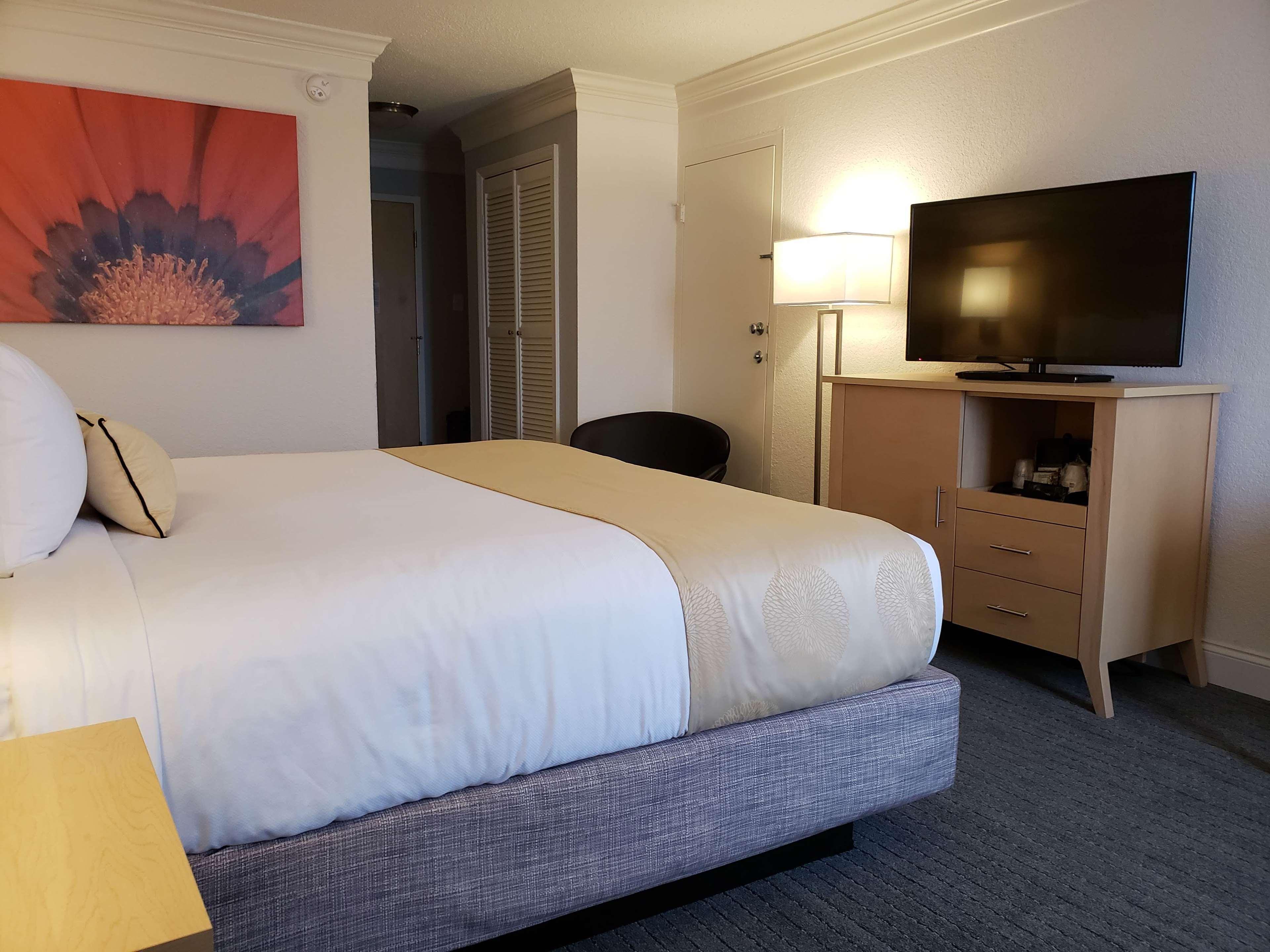 Best Western Plus University Inn Winston-Salem Eksteriør billede