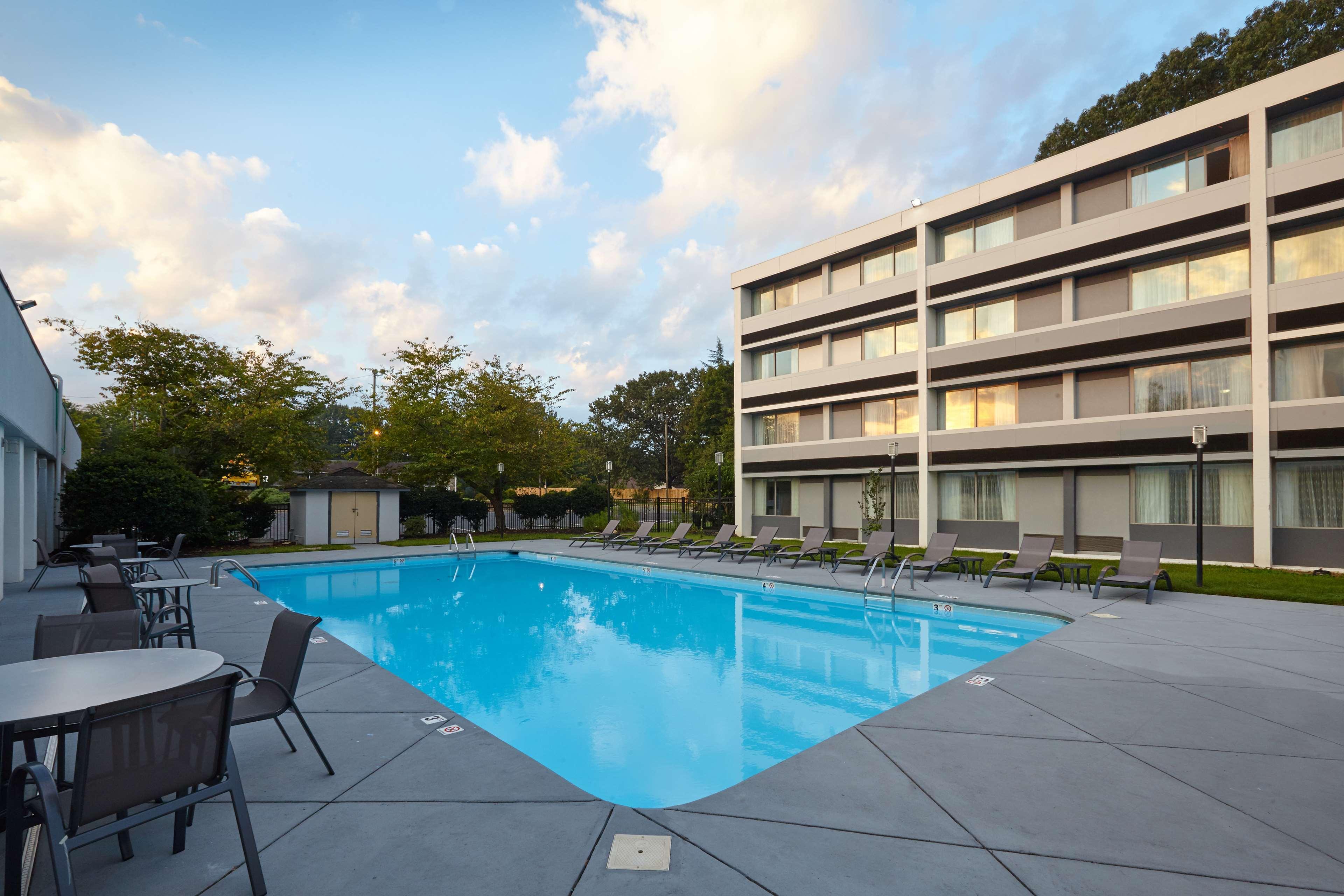 Best Western Plus University Inn Winston-Salem Eksteriør billede